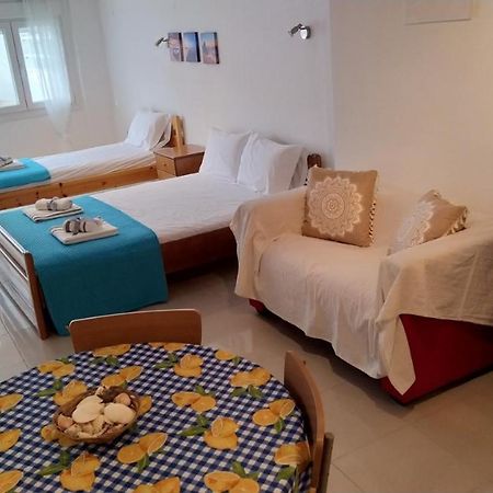 Celia'S Studio Apartment Nea Peramos  Ngoại thất bức ảnh